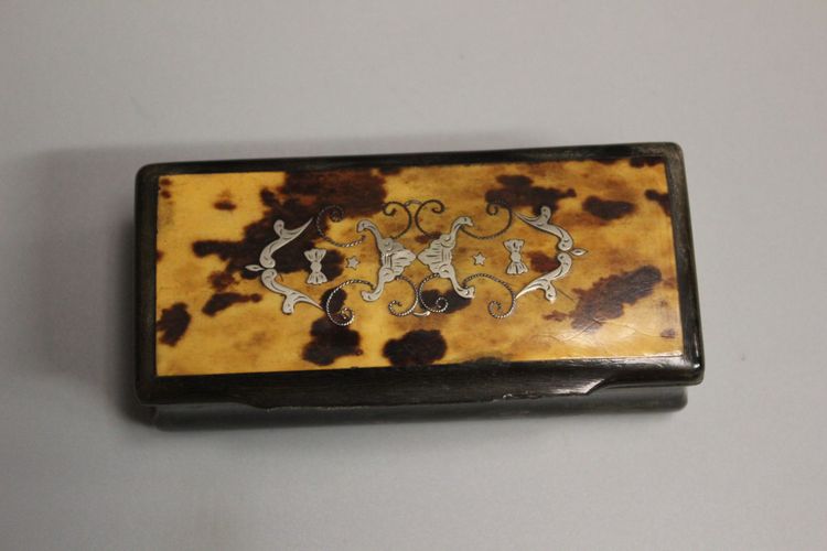 Snuffbox In Horn And Inlay End XIX