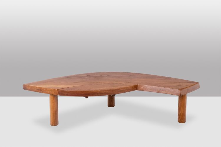 Pierre Chapo. Table basse modèle « T22 » en orme. Années 1980 LS64004159K