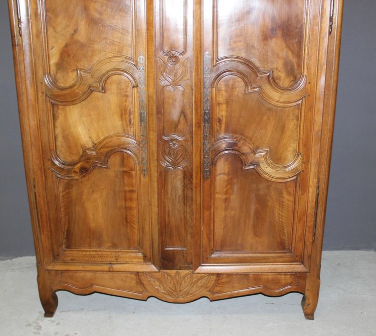 Armoire Bressane En Noyer Datée 1888