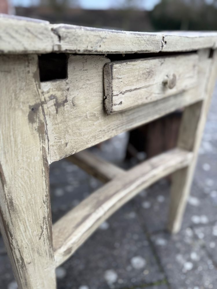 Table de ferme aux motifs peints et patine datant du 19e siècle 