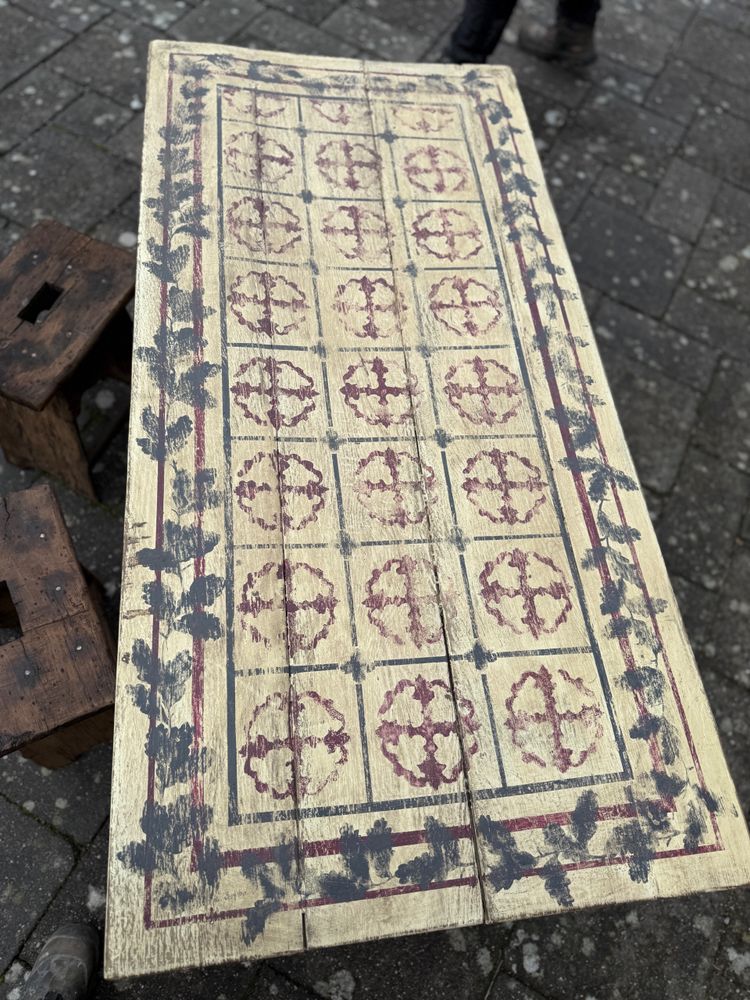 Table de ferme aux motifs peints et patine datant du 19e siècle 