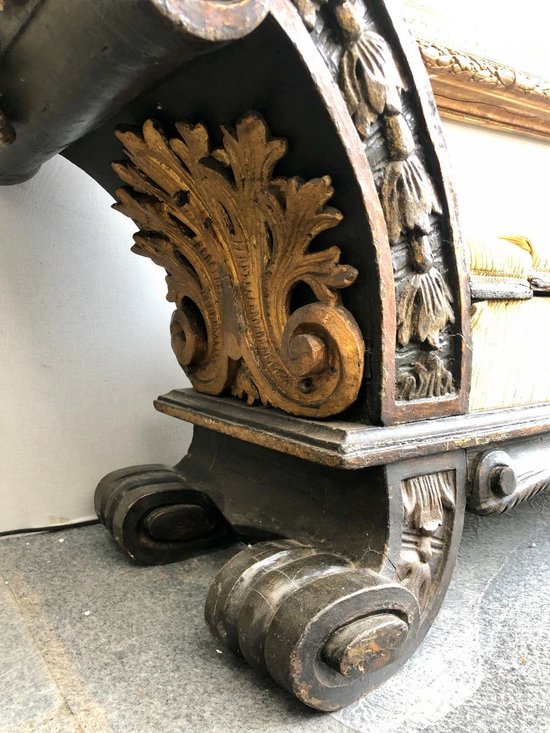 Neoclassical Italian bench, 18th century