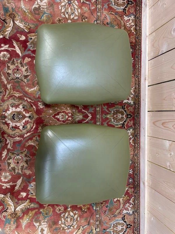 Paire de tabourets bas ou repose-pieds