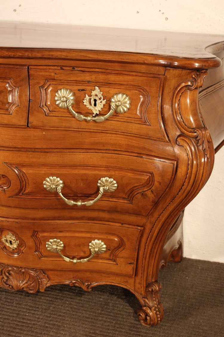  18th century Bordeaux chest of drawers