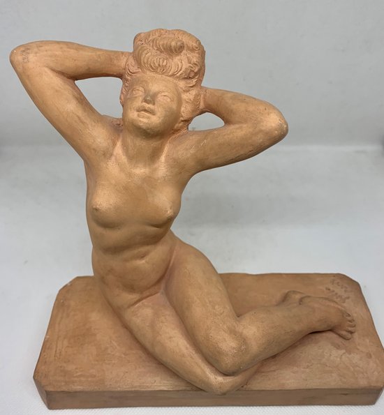 Sculpture en terrecuite, femme nue signé Galle Paris 