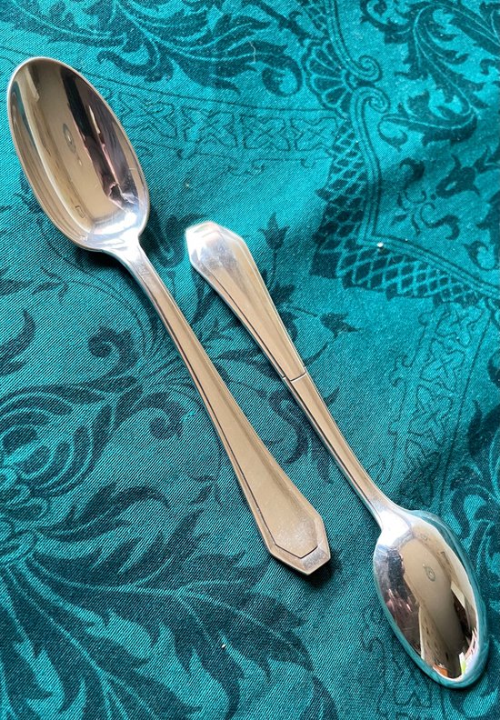 11 art deco teaspoons.