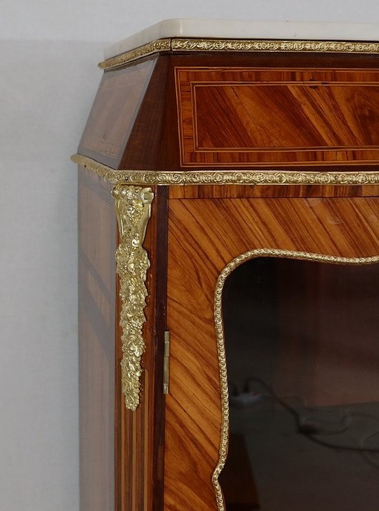 Petite Vitrine en Bois Précieux dans le goût Louis XIV, époque Napoléon III – 1850 