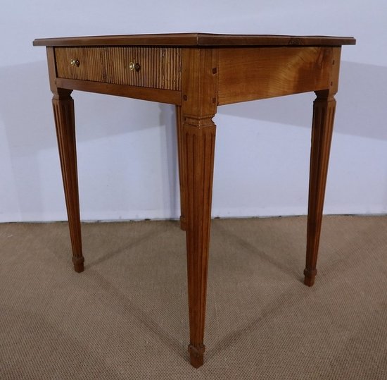 Small solid cherry wood table, Louis XVI style - 1st part of the XIXth century