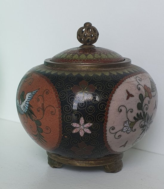 Attractive, lidded, Japanese cloisoné pot from the Meiji period