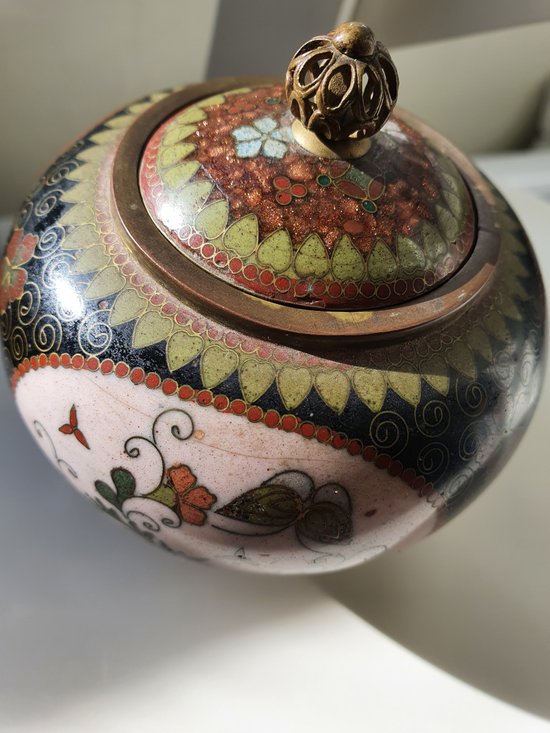 Attractive, lidded, Japanese cloisoné pot from the Meiji period