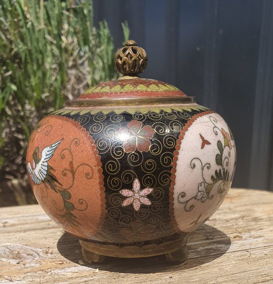 Attractive, lidded, Japanese cloisoné pot from the Meiji period