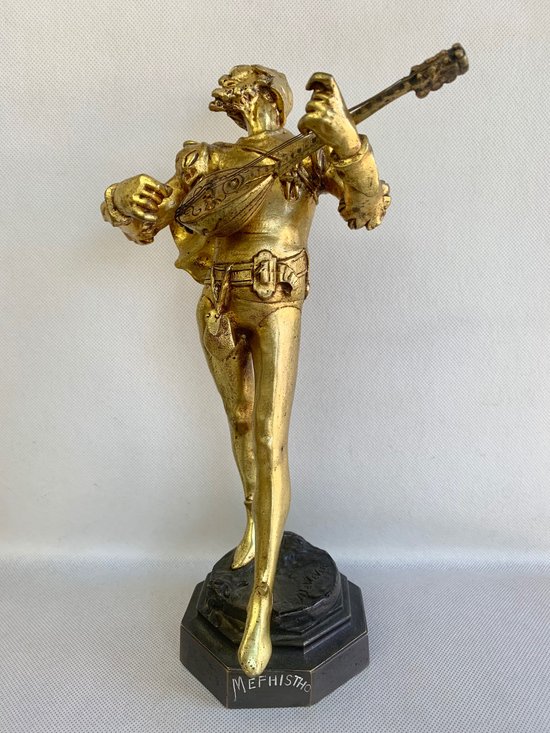 A. De Wever  -  Sculpture En Bronze - Méphisto à La Mandoline