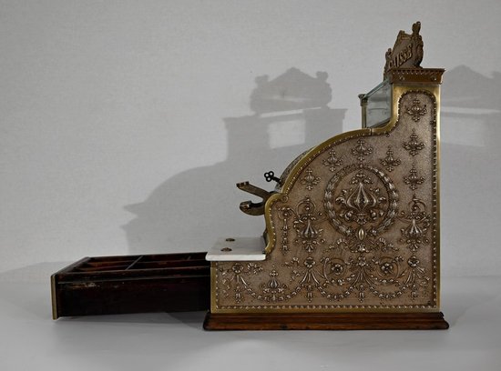 Petit modèle de caisse enregistreuse en Bronze ciselé, « National Cash Register Co.», modèle 312 – Début XXe