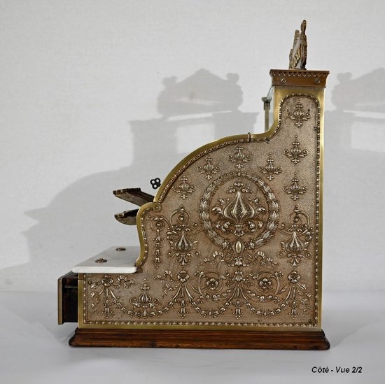 Petit modèle de caisse enregistreuse en Bronze ciselé, « National Cash Register Co.», modèle 312 – Début XXe