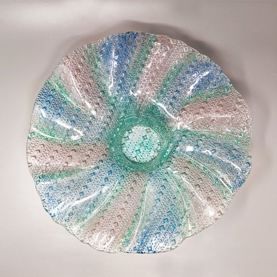 1960 Bellissimo grande centrotavola in vetro di Murano blu, rosa e verde di Linea Arte Murano. Prodotto in Italia