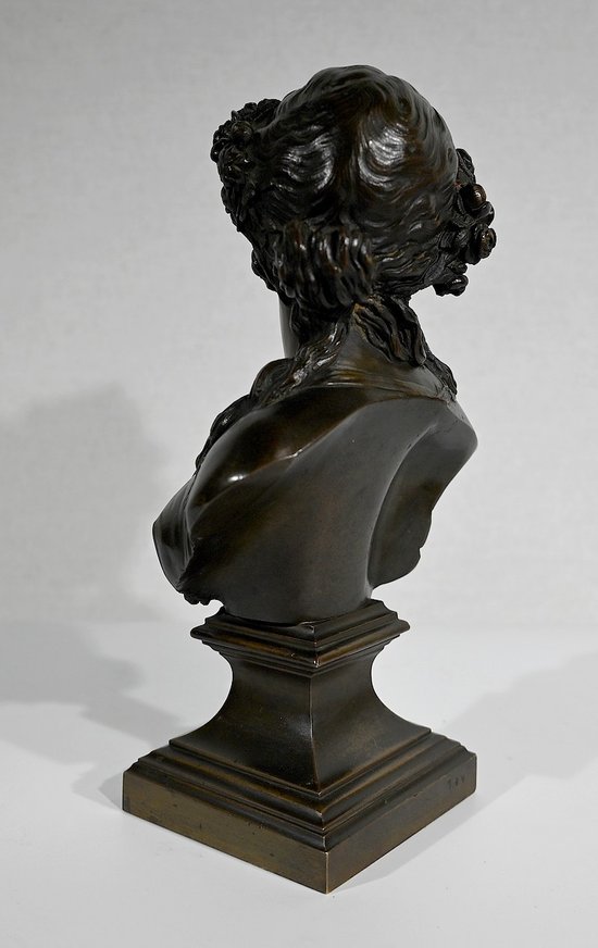 Bronze « Jeune femme couronnée de fleurs » d’après J.C. Marin – XIXe