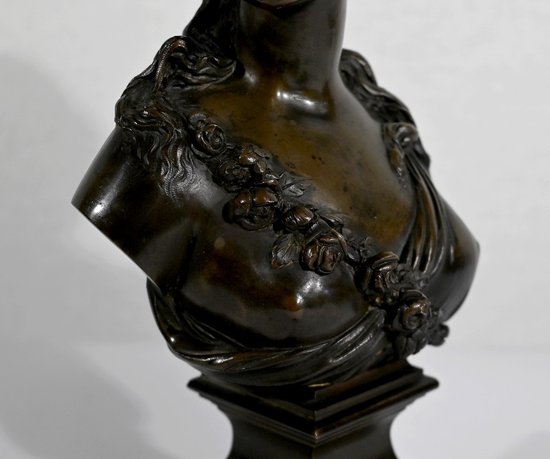 Bronze « Jeune femme couronnée de fleurs » d’après J.C. Marin – XIXe