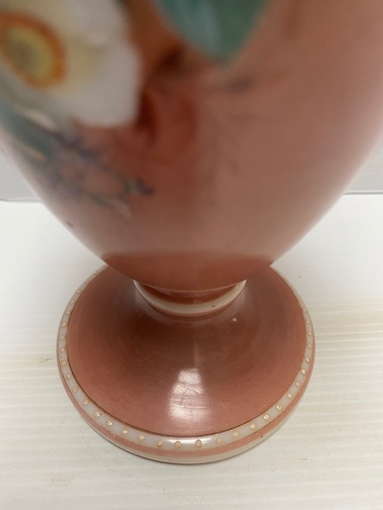 VASE OPALINE-KRISTALL EMAILLIERT