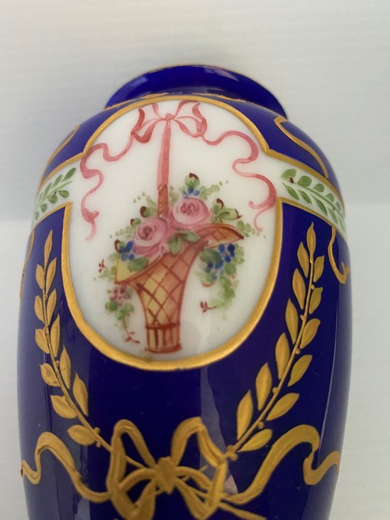 VASE OPALINE DE SAINT LOUIS 