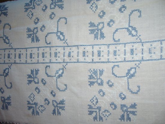 Embroidered linen and lace tablecloth, EA monogram circa 1900