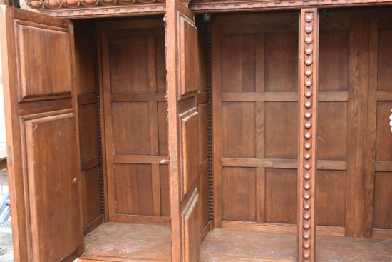 Exceptional Richly Carved Renaissance Wardrobe