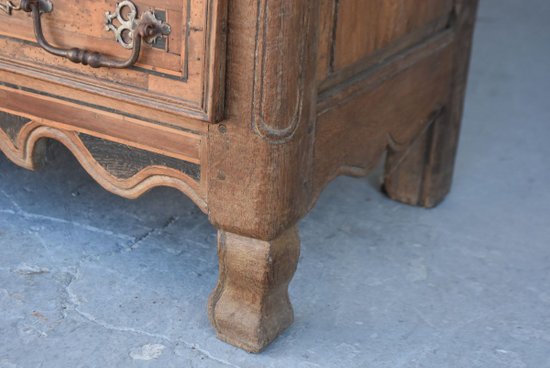             Louis XV Oak Regional Cupboard from the XVIIIth century