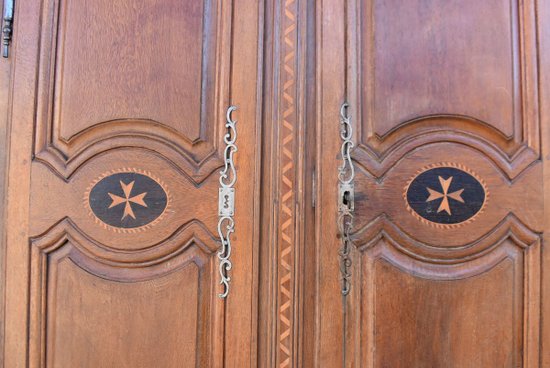             Louis XV Oak Regional Cupboard from the XVIIIth century