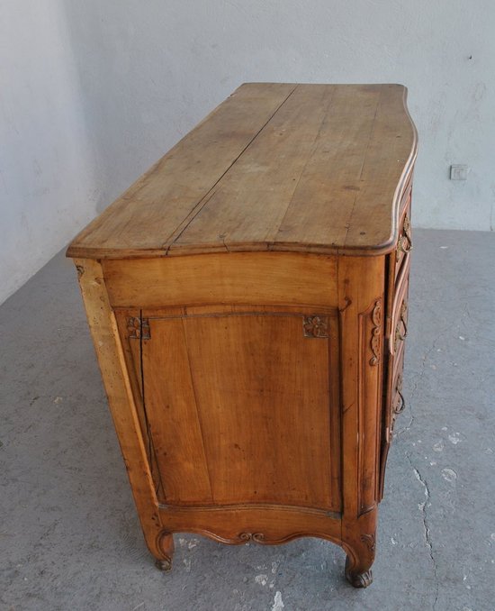 Louis XV period walnut chest of drawers