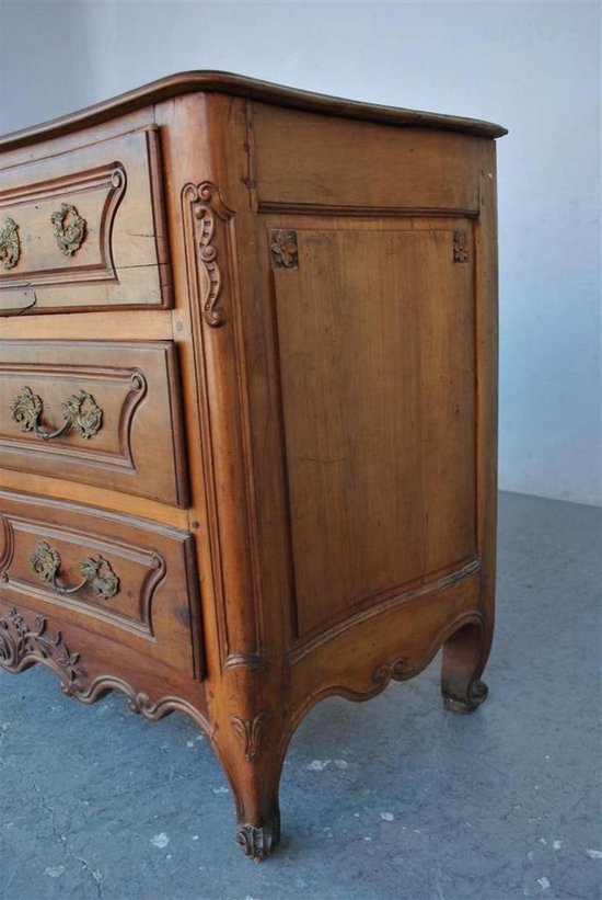 Louis XV period walnut chest of drawers