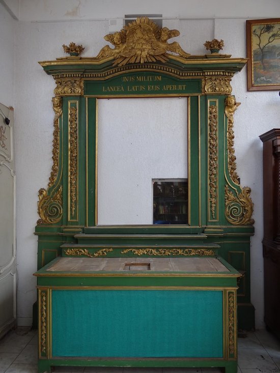 Altar aus dem 18. Jahrhundert Holz lackiert Gold Barock