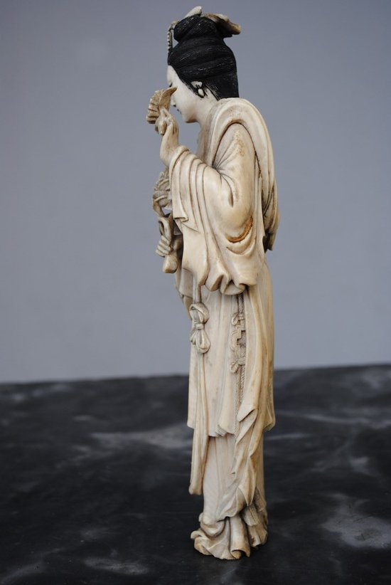 Elegante Statuette Japan 19.