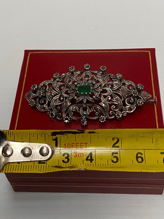 ART NOUVEAU BROOCH IN STERLING SILVER