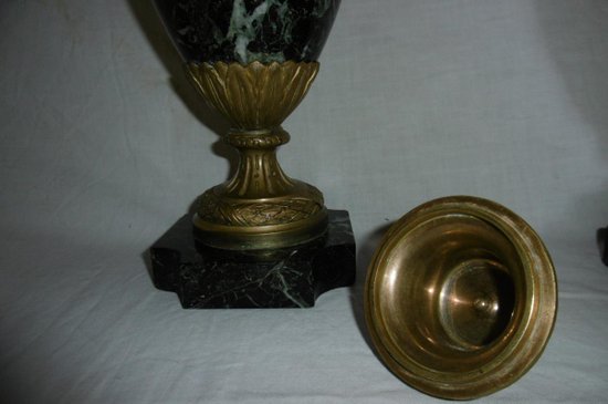 Pair Of Marble Cassolettes Mounted In Bronze From The 19th Century