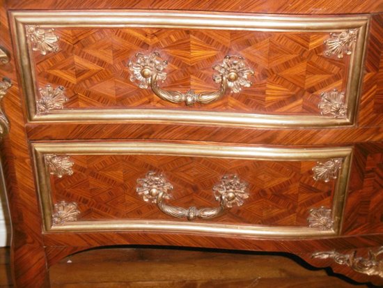 Large 19th Century Regency Chest of Drawers