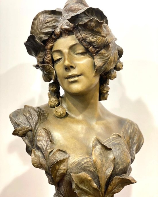 Busto in terracotta Art Nouveau Goldscheider