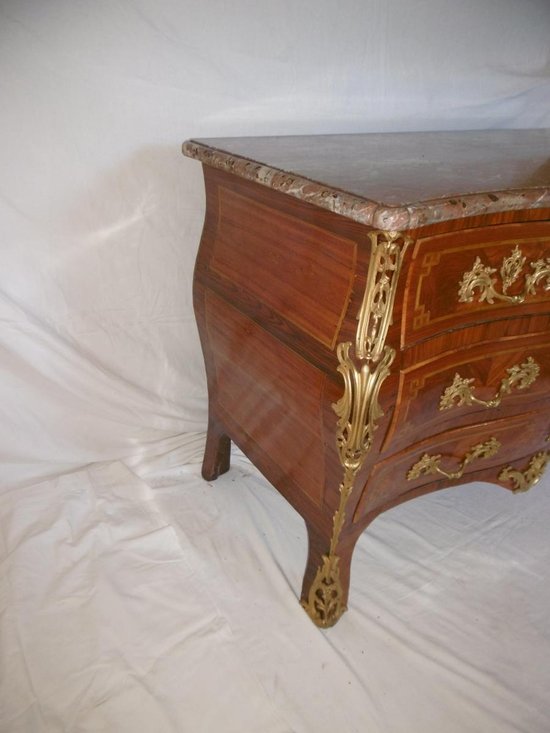 Commode Galbée époque Louis XV