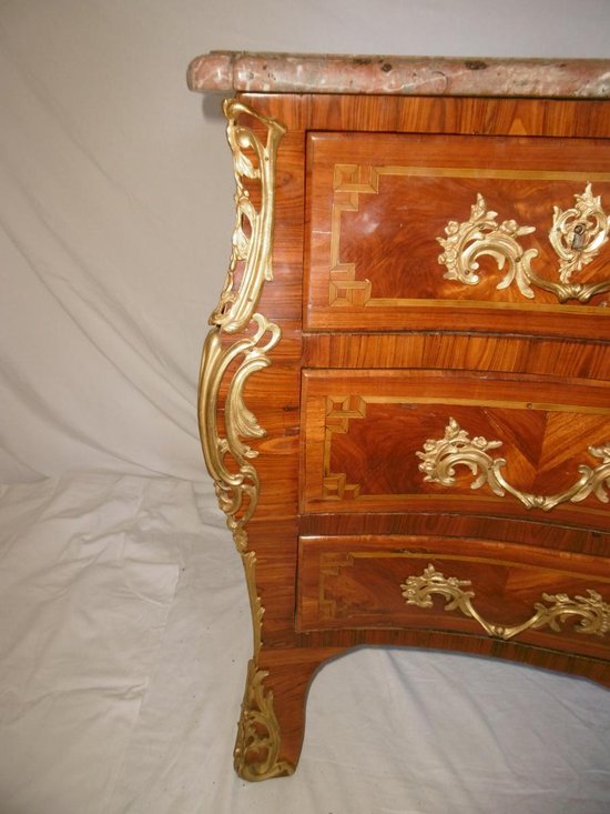 Commode Galbée époque Louis XV