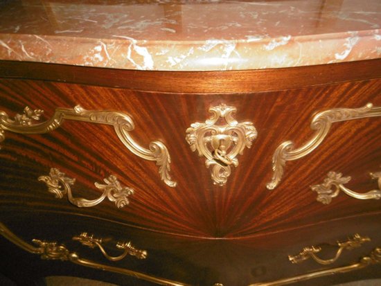 Louis XV Galbée chest of drawers