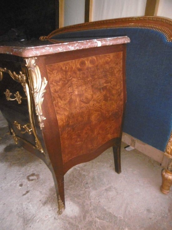 Louis XV Galbée chest of drawers