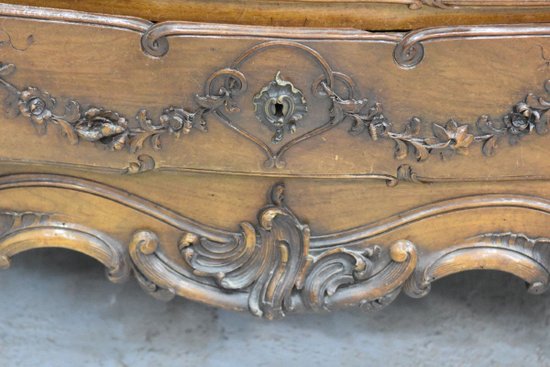 Commode Coiffeuse Baroque En Noyer De Style Louis XV  Fin XIXème Décor De Putti