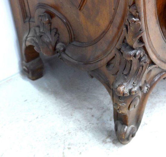 Commode Coiffeuse Baroque En Noyer De Style Louis XV  Fin XIXème Décor De Putti