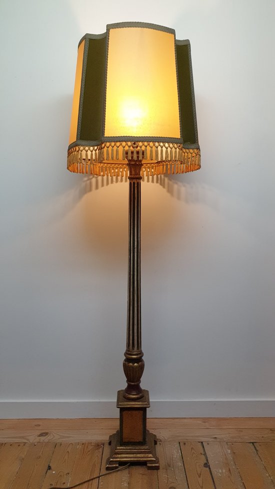 Stehlampe aus polychromiertem Holz um 1970