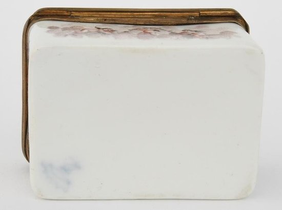 Rectangular porcelain snuff bottle