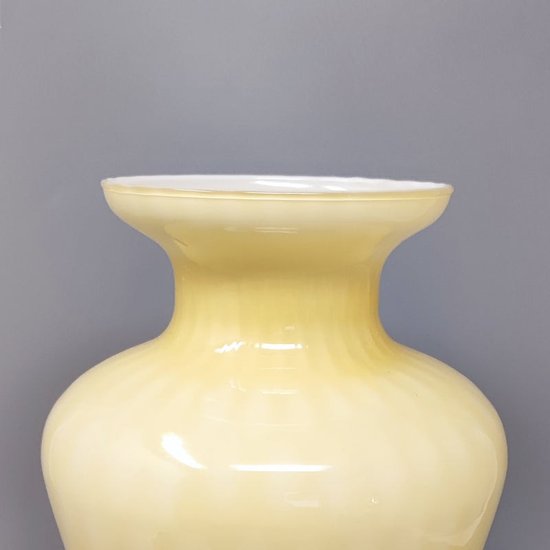 1960 Beautiful beige vase n Murano glass. Made in Italy