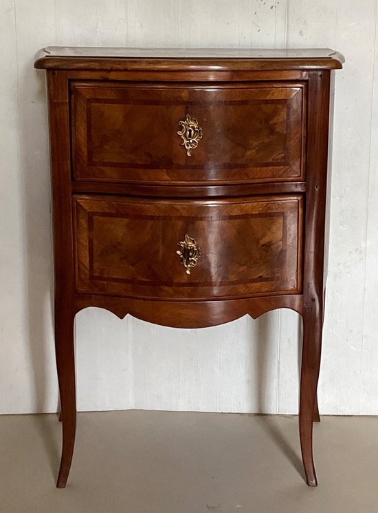 Louis XV Galbée chest of drawers