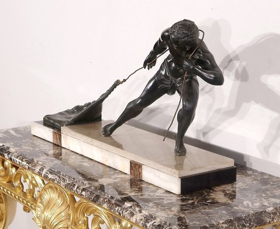 Importante scultura Spelter "The Fisherman", di J. De Roncourt, Art Deco - 1930