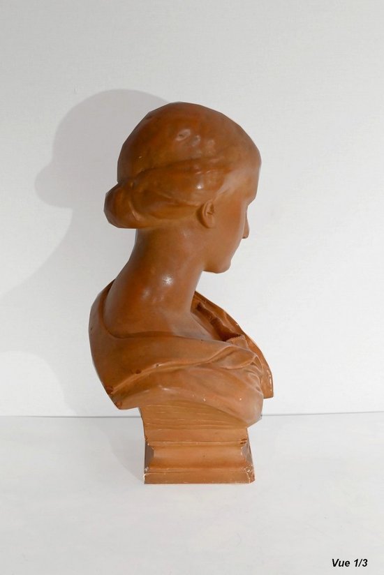 Busto in terracotta, firmato Atelier Lorenzi – 1920