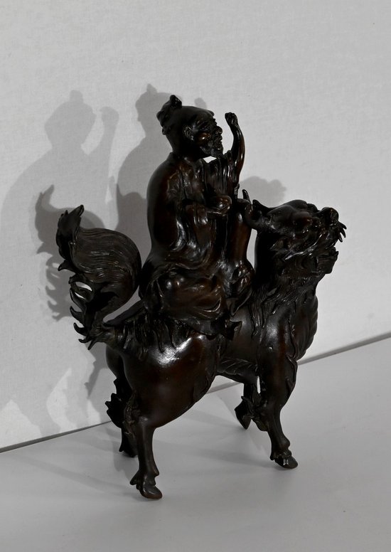 Bronze Personnage Chinois et Chien de Fao, Style asiatique – Début XXe