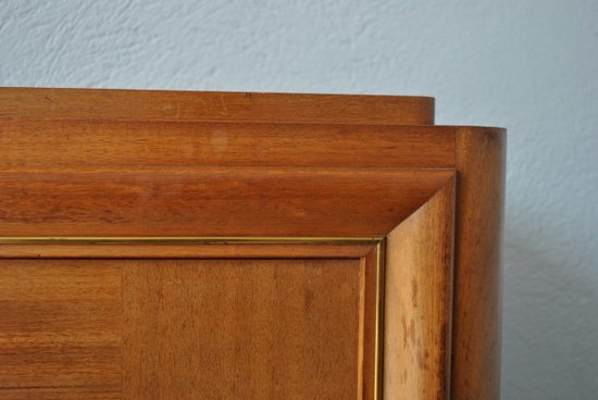 Hohes Sideboard im Stil der 1940er Jahre aus blondem Mahagoni kariert