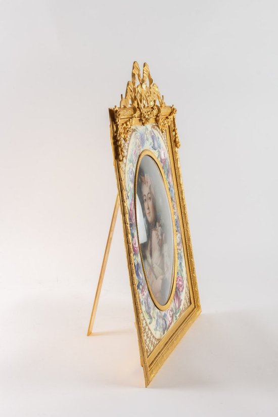 Large Enameled Gilt Bronze Frame with Floral Décor, with an Elegant Girl Décor. Napoleon III period